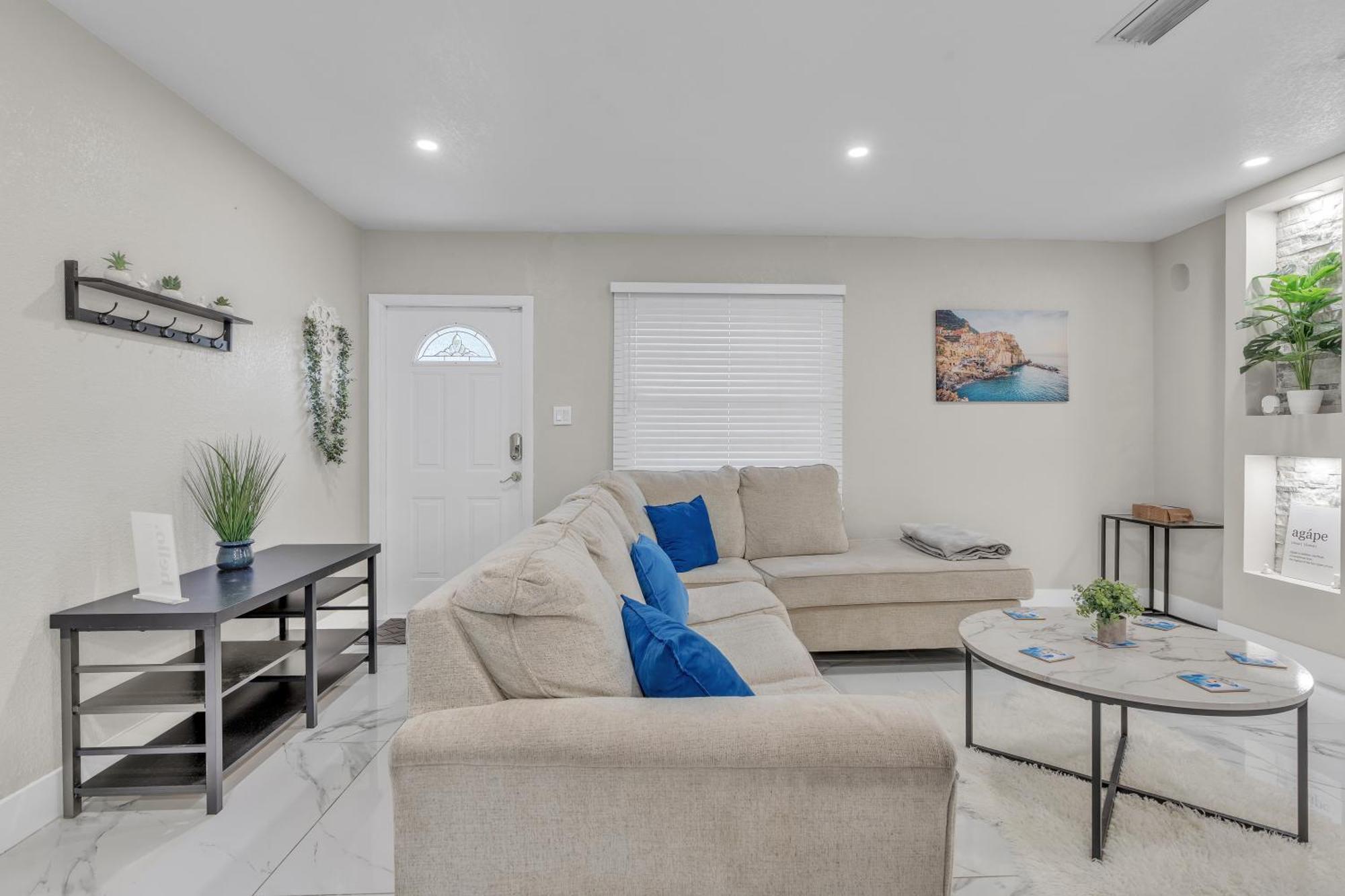 Stunning Modern Home In Tampa With Pool - Just 5 Minutes From Airport! Экстерьер фото