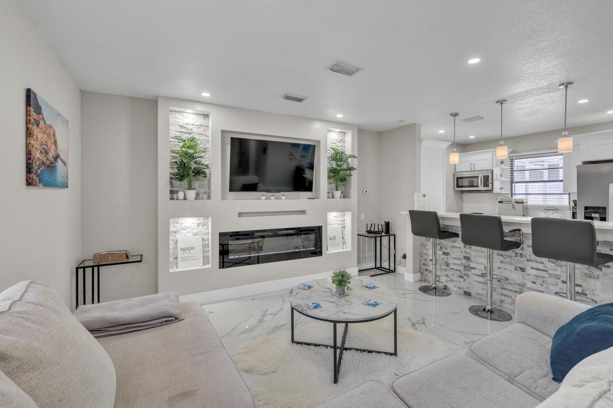 Stunning Modern Home In Tampa With Pool - Just 5 Minutes From Airport! Экстерьер фото