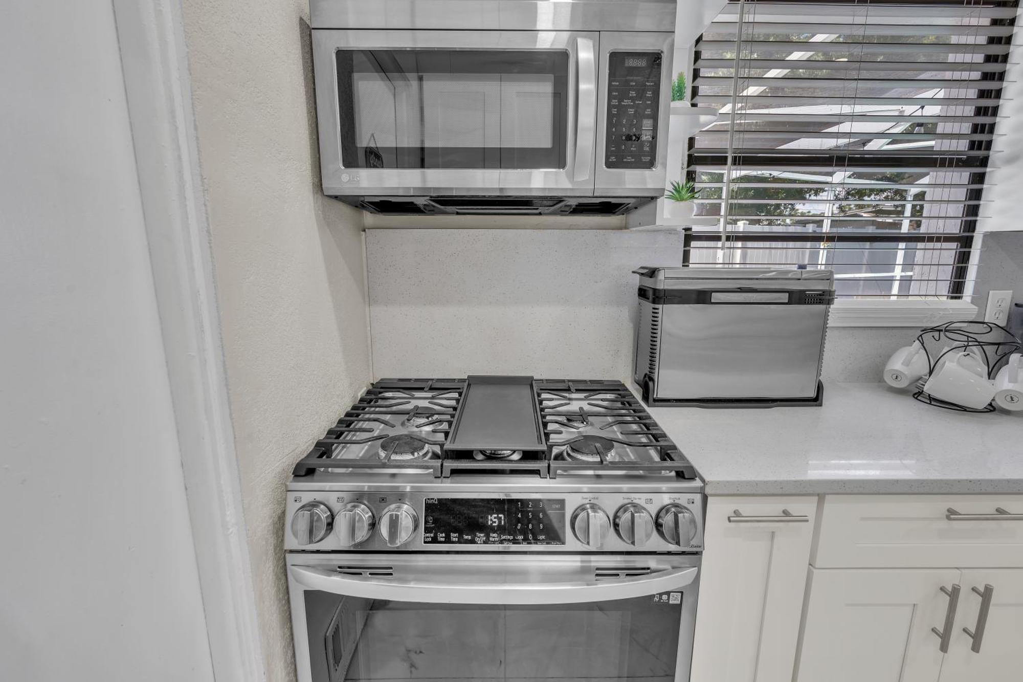 Stunning Modern Home In Tampa With Pool - Just 5 Minutes From Airport! Экстерьер фото
